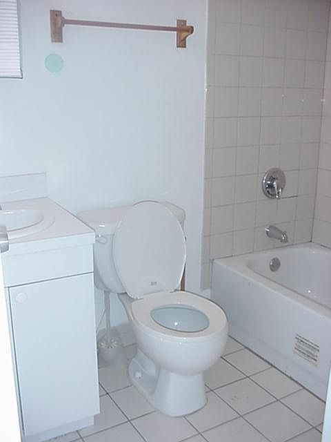2nd image of 118 NE 3rd Ave