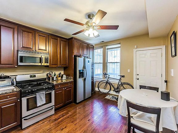 4th image of 1422 N Talman Ave APT 2R