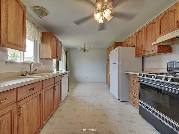4th image of 2860 SE Flaiz Ct