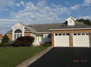 15 Newbury Ct, Toms River, NJ 08757