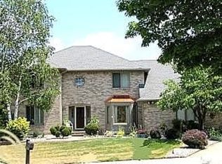 18086 Maple Hill Ct, Northville, MI 48168