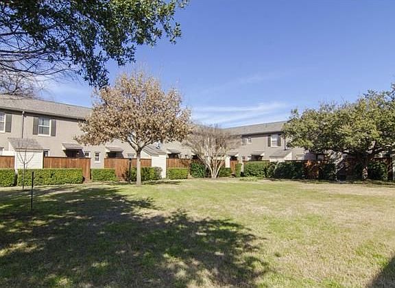 3rd image of 6421 Bordeaux Ave #6421