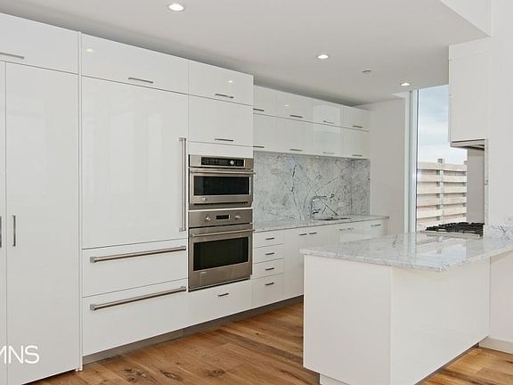 5th image of 2310 41st Ave APT 16B