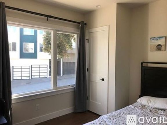 5th image of 32 Roosevelt Way