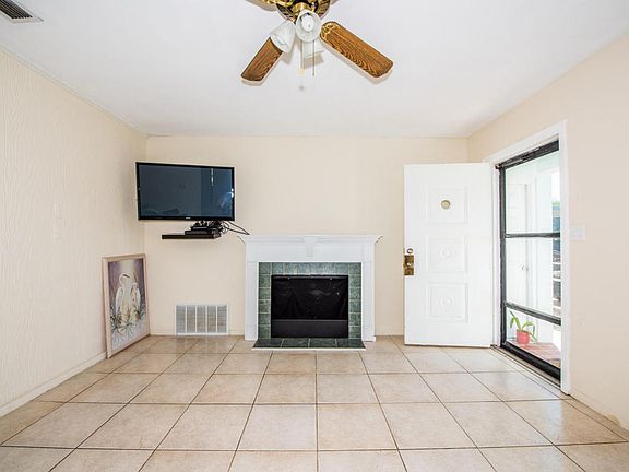 4th image of 37 Camellia Dr