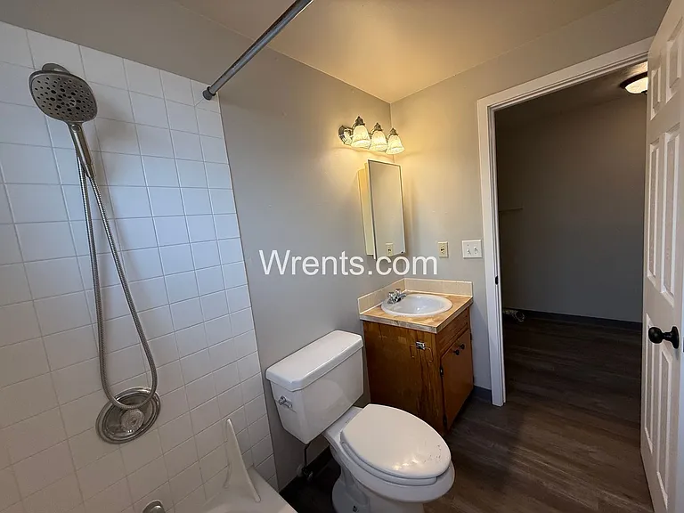 2909-2911 E Rockwell Ave — Photo 12