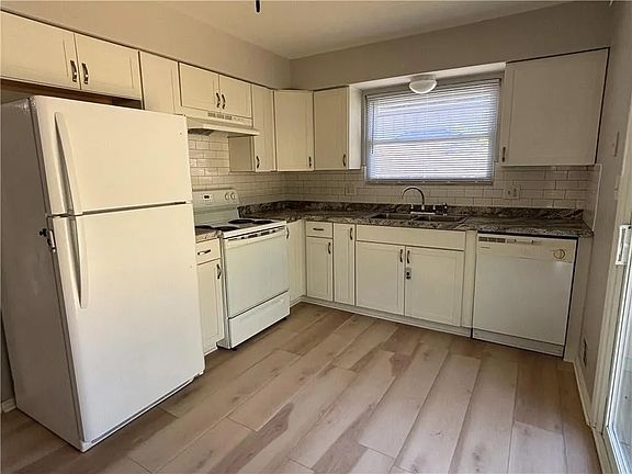5th image of 7500 E 119th Ter