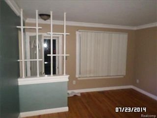 4th image of 17062 Russell Ave