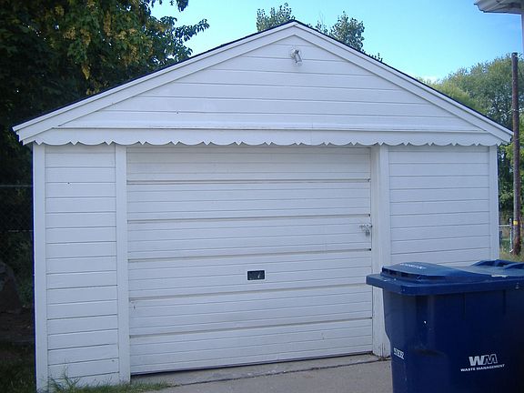 detached garage
