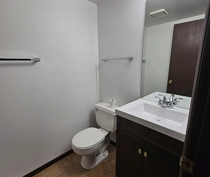 915 Southgate Dr #13 — Photo 19