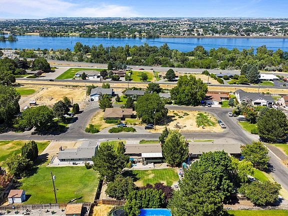 4th image of 4959 W Skagit Ave