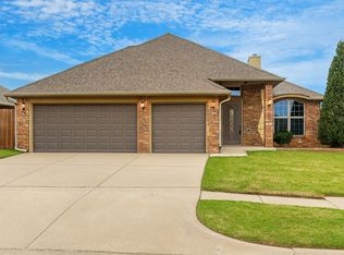 10901 SW 30th St, Yukon, OK 73099