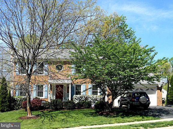 2nd image of 9702 Oak Bridge Pl