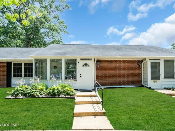 35C Cambridge Court, Lakewood, NJ 08701
