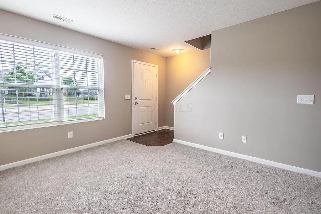 2 bed, 2.5 bath, 1463 sqft, $1,900 — Photo 4