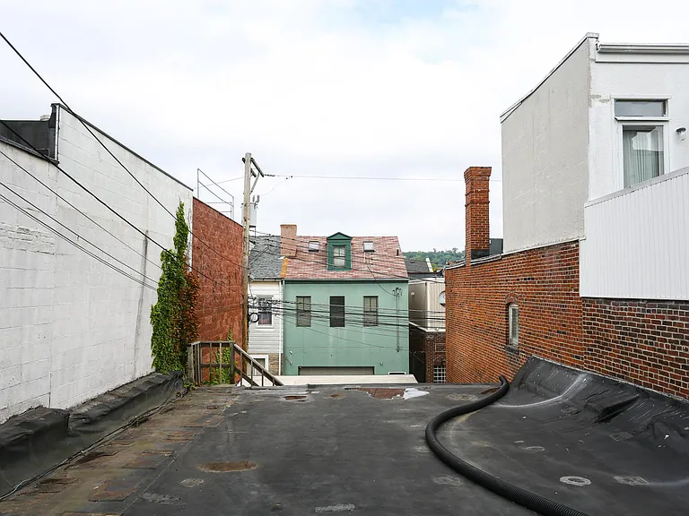1709 E Carson St #2 — Photo 3