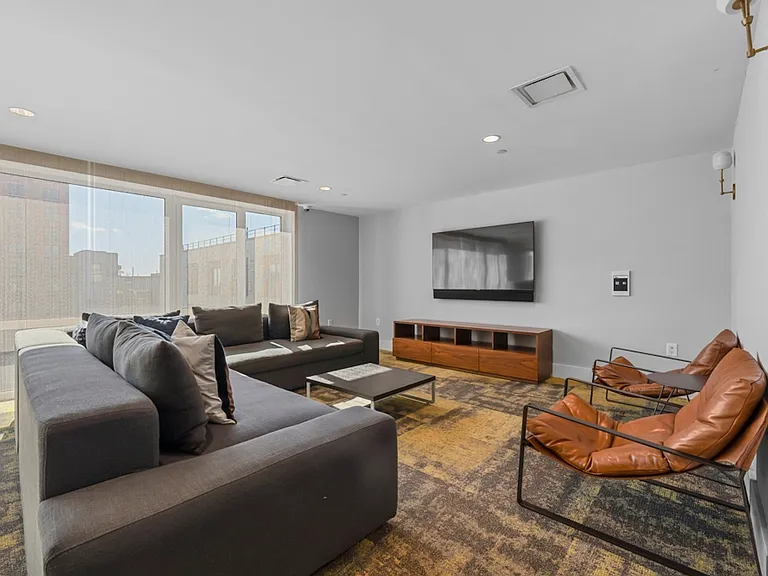 350 Clarkson Ave #321 — Photo 23