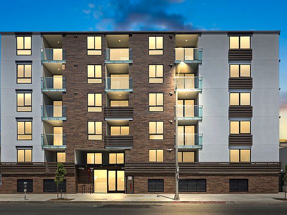 3rd image of 428 S Robertson Blvd APT 301