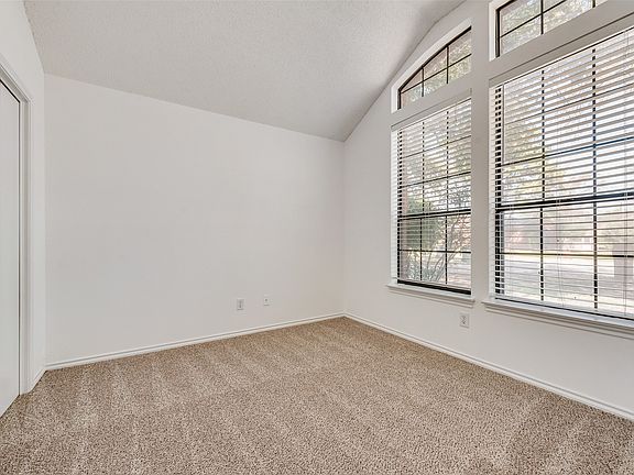 4th image of 4102 Autumn Ridge Ct