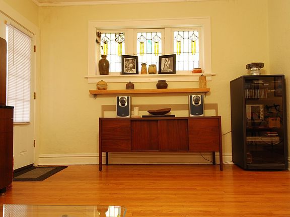 3rd image of 7333 Dartmouth Ave