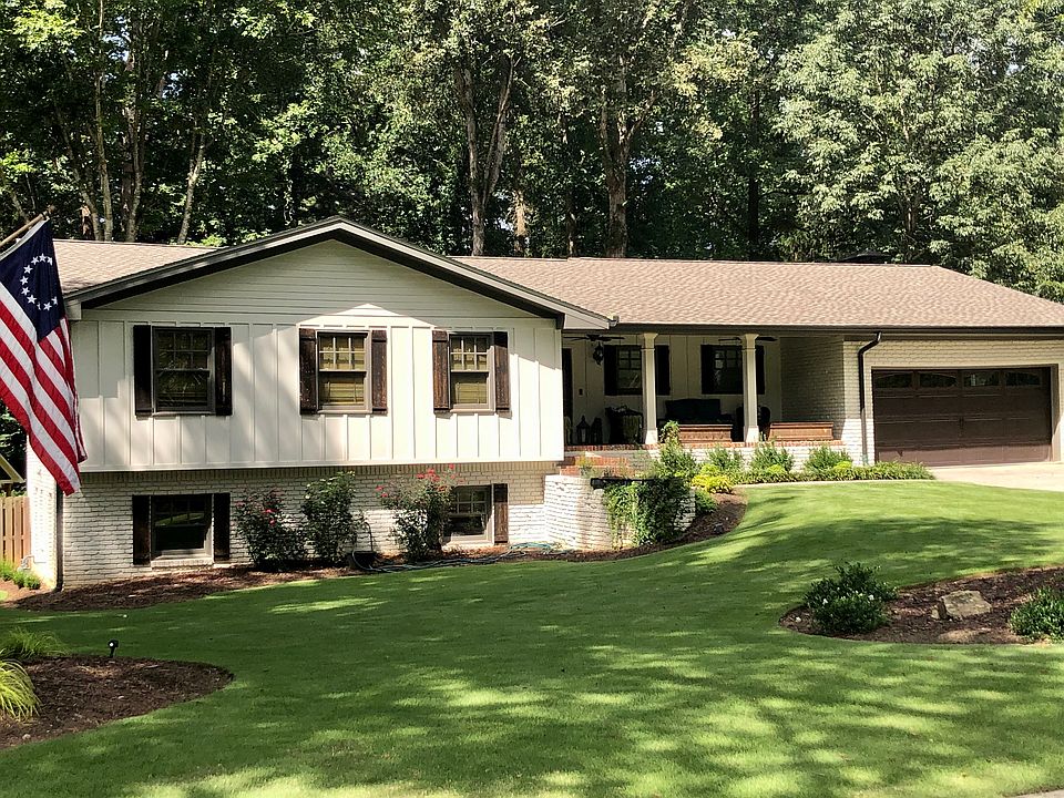 2nd image of 4738 Cambridge Dr