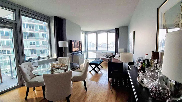 Rented by Luxury Apartments LIC | media 6