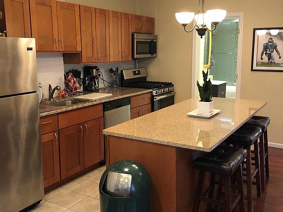 2nd image of 723 Sansom St #3A