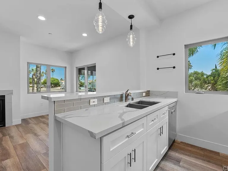 4410 Gresham St — Photo 36