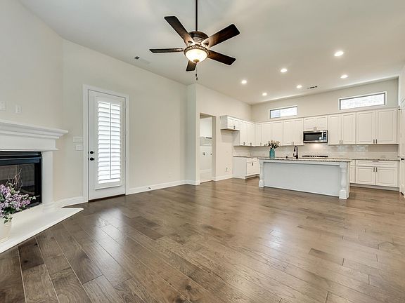 4th image of 17684 Bottlebrush Dr