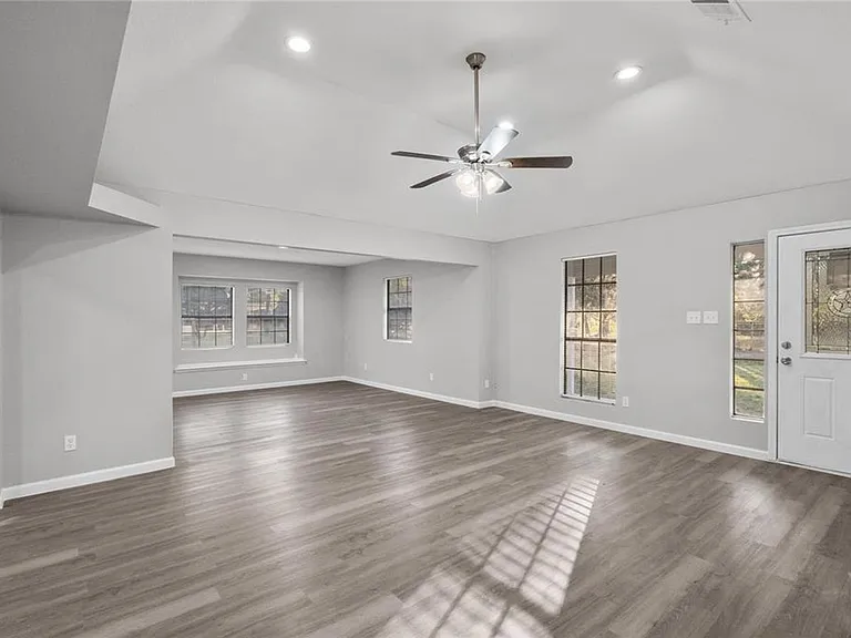 20575 Kings Rd — Photo 3