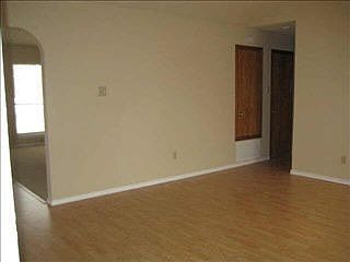 3rd image of 1304 E Branch Hollow Dr