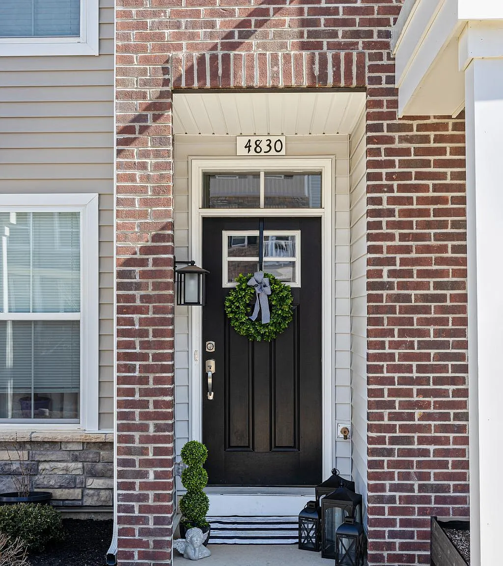 3 bed, 2.5 bath, 1870 sqft, $3,000 — Photo 2