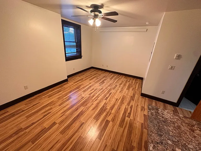 Ebert Apartments — Photo 11