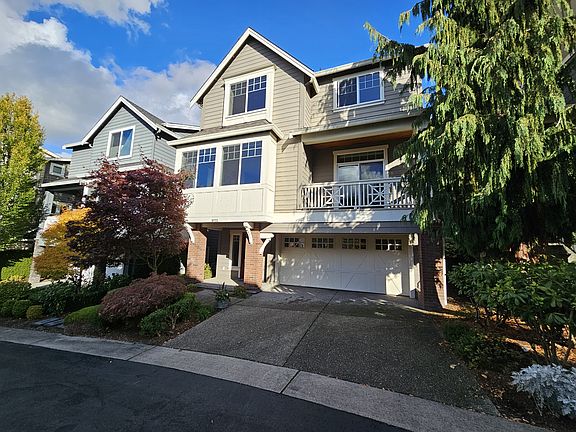 2nd image of 10725 NE 65th Ln