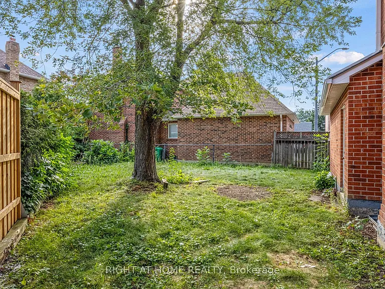 6302 10th Line W #MAIN — Photo 24