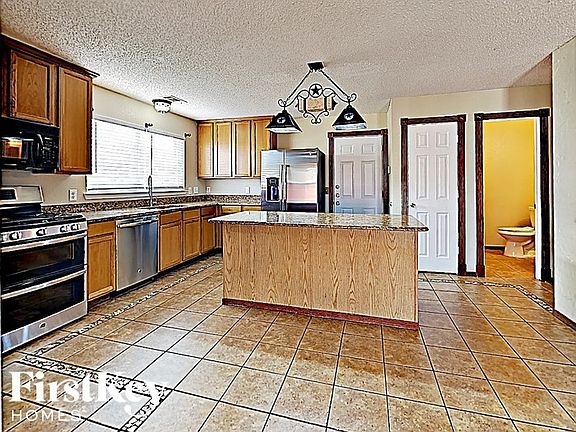 3rd image of 377 Bayberry Dr