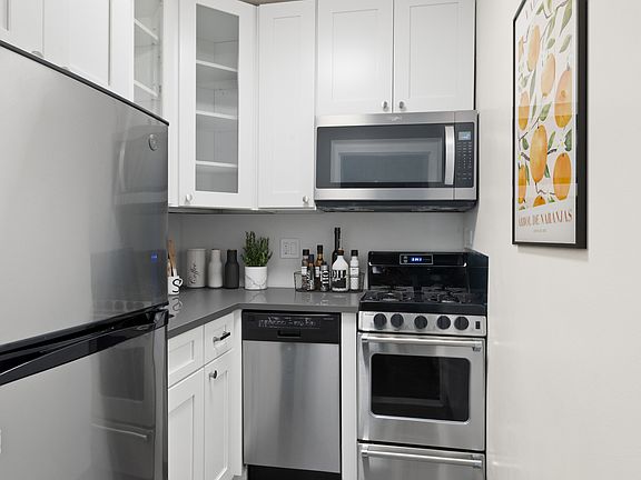 4th image of 520 E 81st St APT 3D
