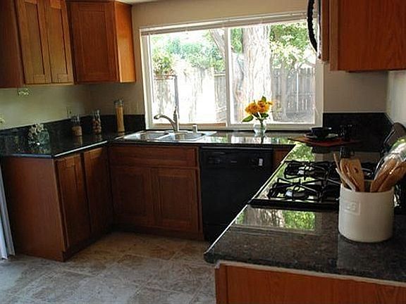 4th image of 7804 Macfadden Dr