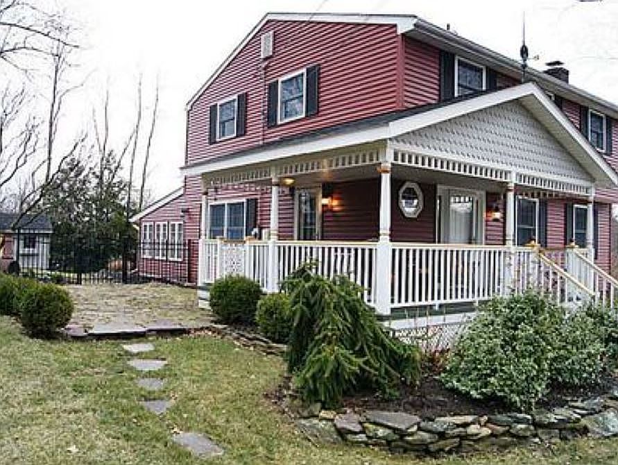 2nd image of 225 Rivercrest Dr