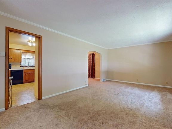 2nd image of 1804 Idlehurst Dr