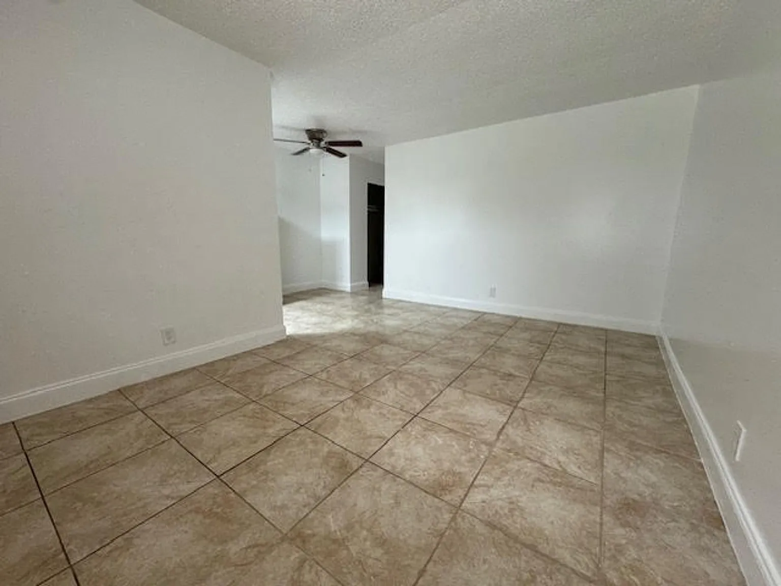 2220 Hayes St — Photo 4