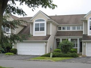 517 Goldfinch Ter, Stewartsville, NJ 08886