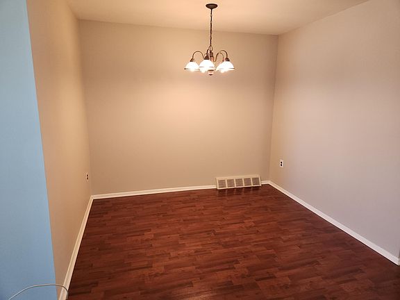 4th image of 9887 Frankford Ave #1