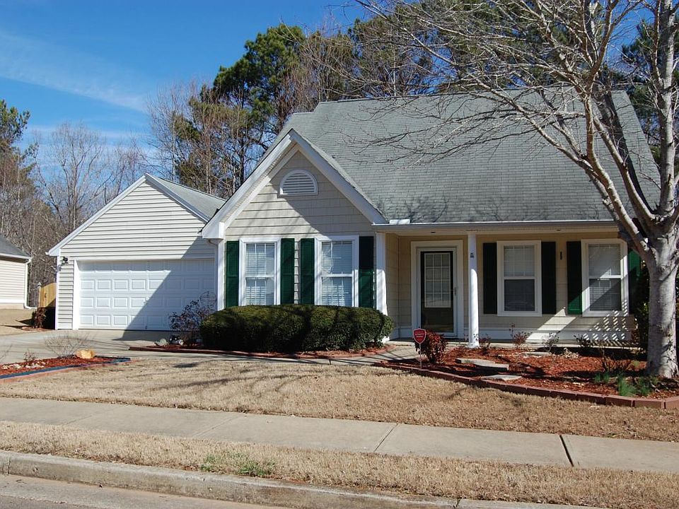 Beautiful, welcoming exterior!