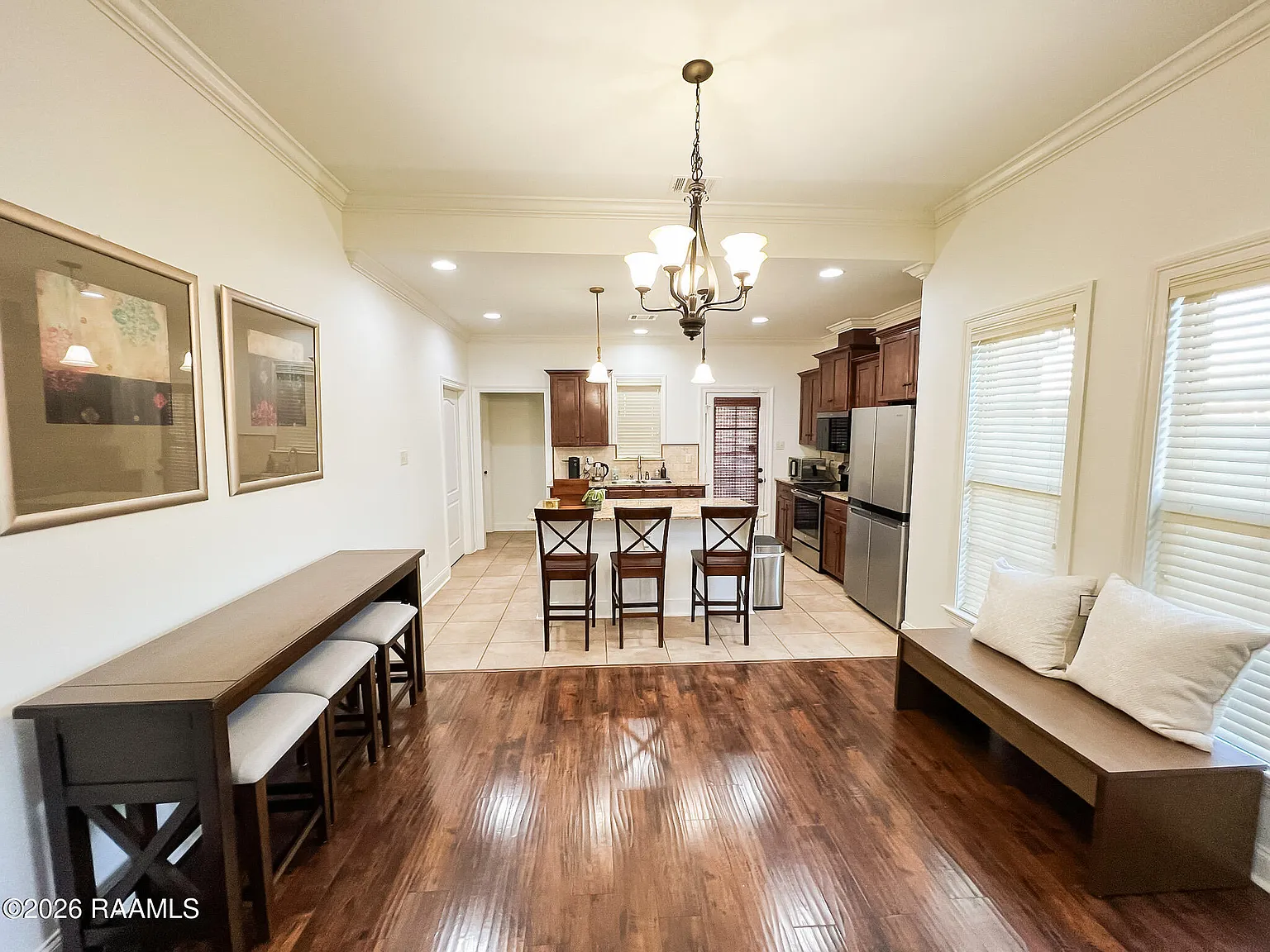 3 bed, 2.0 bath, 1373 sqft, $2,500 — Photo 4