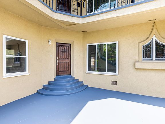 2nd image of 1225 S Hayworth Ave #1225