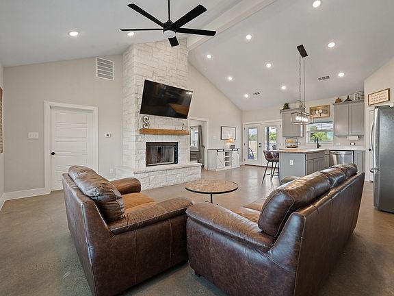 4th image of 1031 Augustus Ct