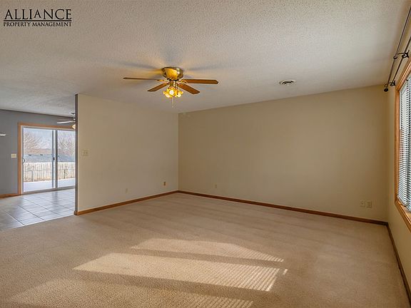 2nd image of 319 Palomino Ln