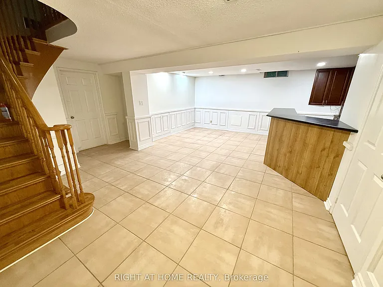 43 Topham Cres — Photo 27