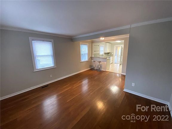 3rd image of 2543 Pinckney Ave
